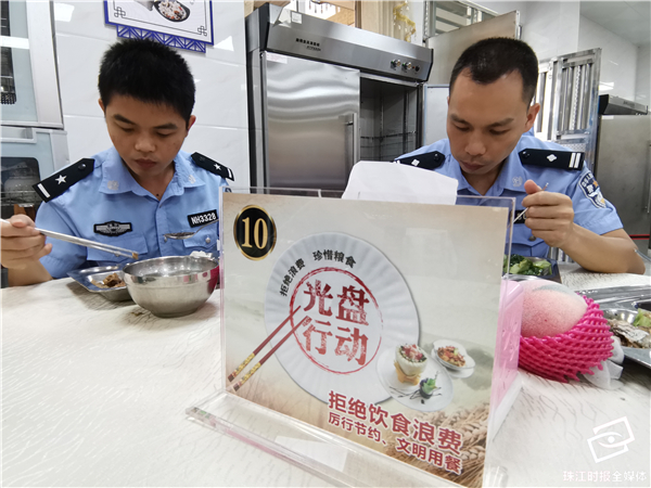 acaef195e6c649ee9681d9256a40ede1.jpg