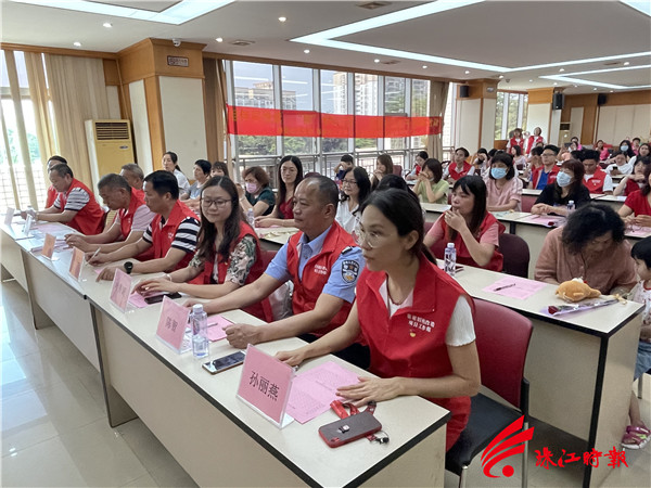 ce570999e84740948e41ff8267a98c21.jpg