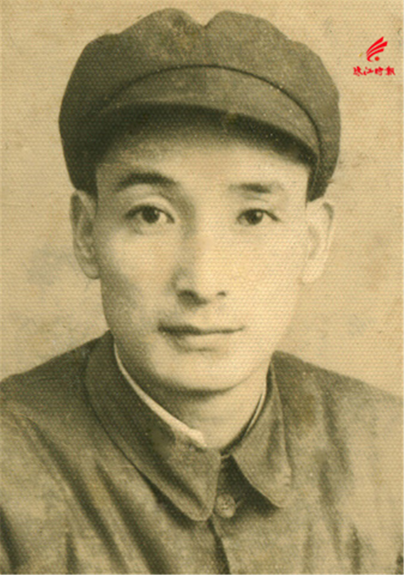 ceb90a76edd444e0ac6f444e909c9dcb.jpg