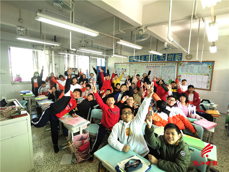 e504edbb89ae473e8b1b642f7dc9731c.jpg