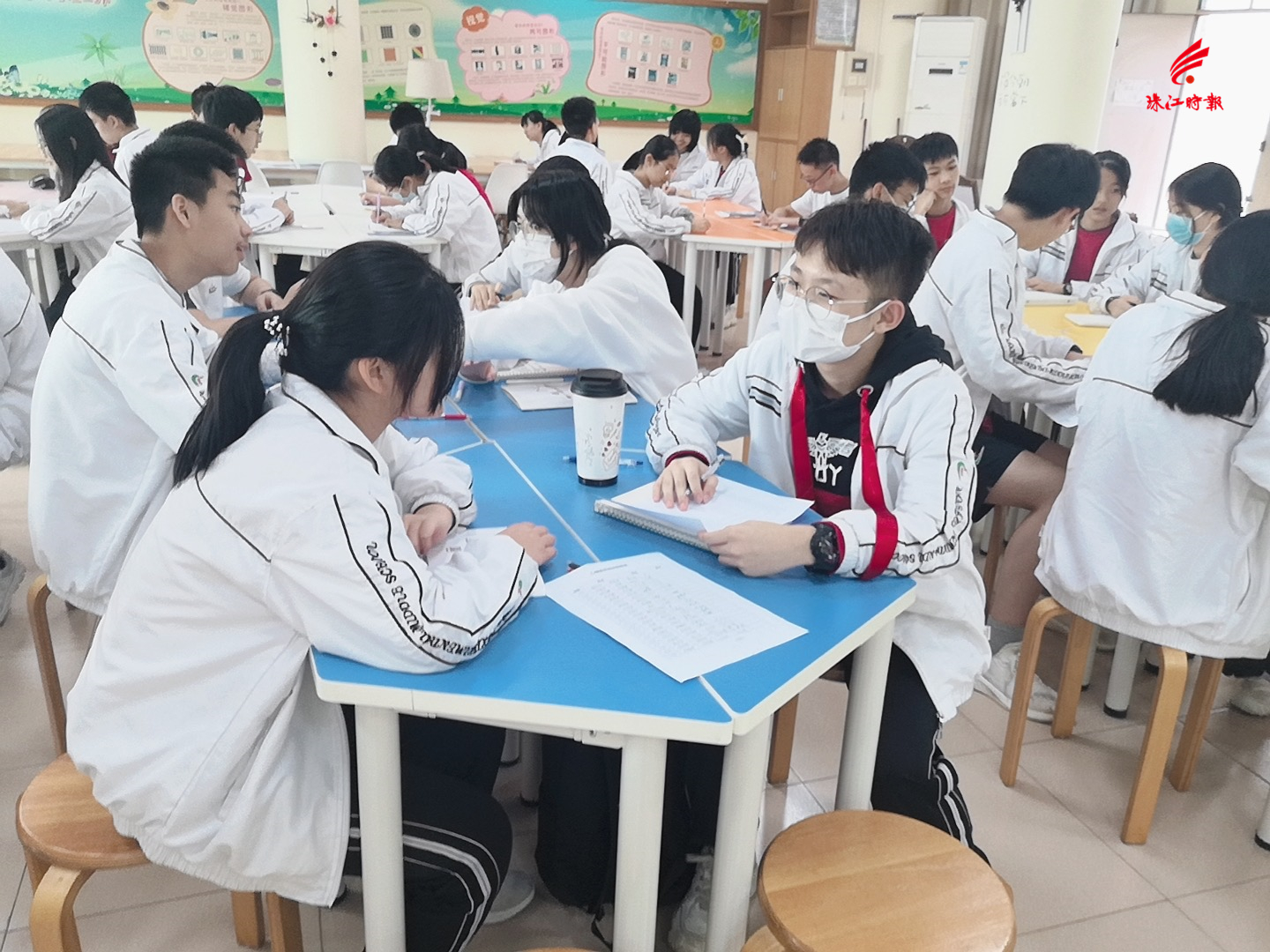 ea815a485bf64210ab01c28ace3ad75e.jpg