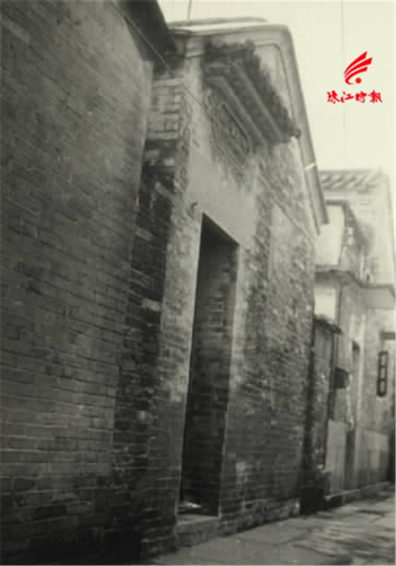 ec10557742e34bf586a39fb357a41da8.jpg